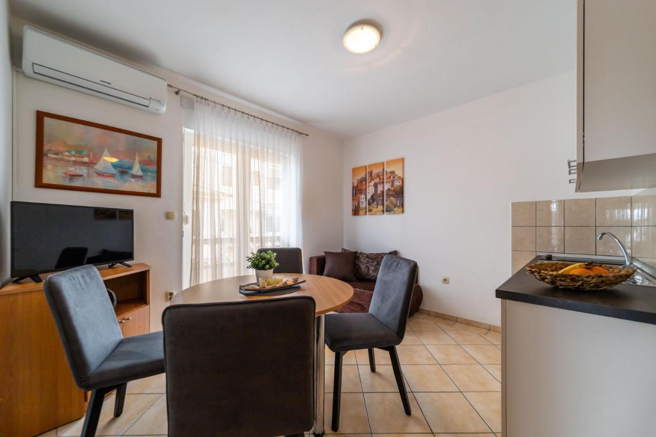 Apartmani Devcic Palit Zewnętrze zdjęcie